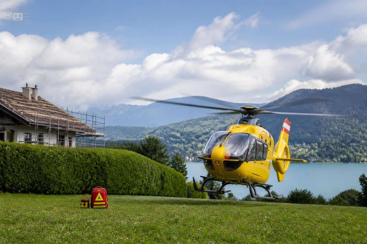Verletzt: Mann (52) von Dach gestürzt