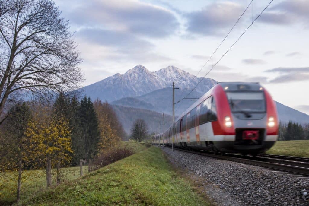 Junger Oberösterreicher in Bayern tödlich von Zug erfasst