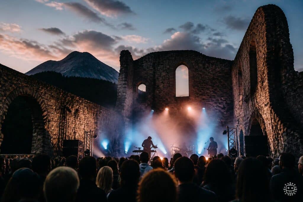 Großes Kino für die Ohren in der Klosterruine Arnoldstein