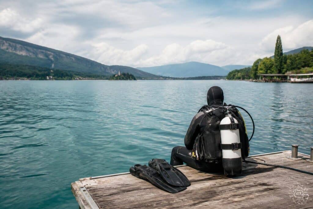 13,5 Meter Tiefe: Leblose Frau aus dem Wörthersee gezogen