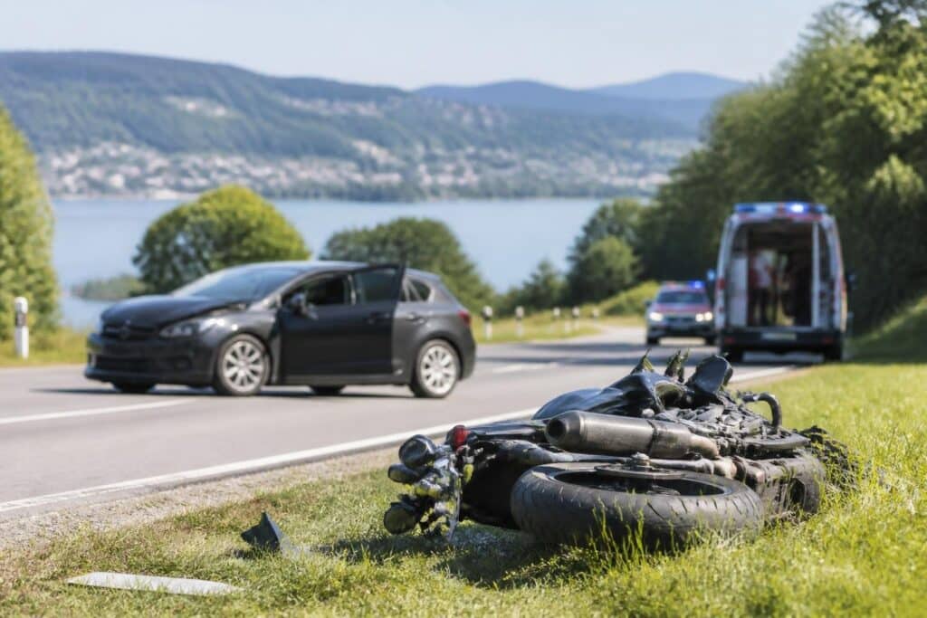 Motoradlenker nach Unfall reanimiert