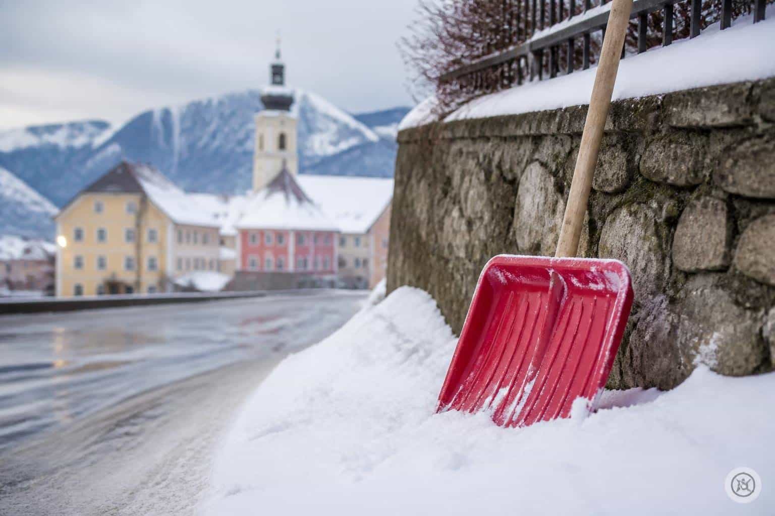 Politikerin mit Schneeschaufel attackiert: Ermittlungen beendet