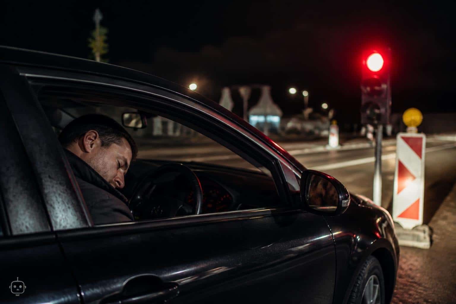 Lenker schläft bei roter Ampel ein