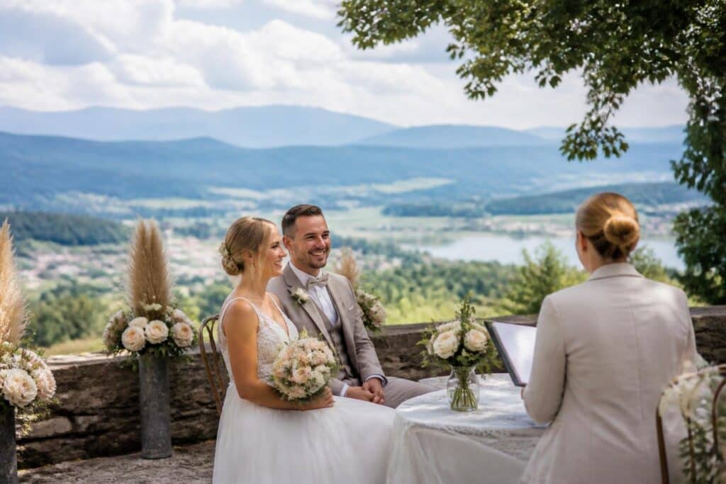 Brautpaar besiegelte seine Liebe an einem der 9 Plätze, 9 Schätze