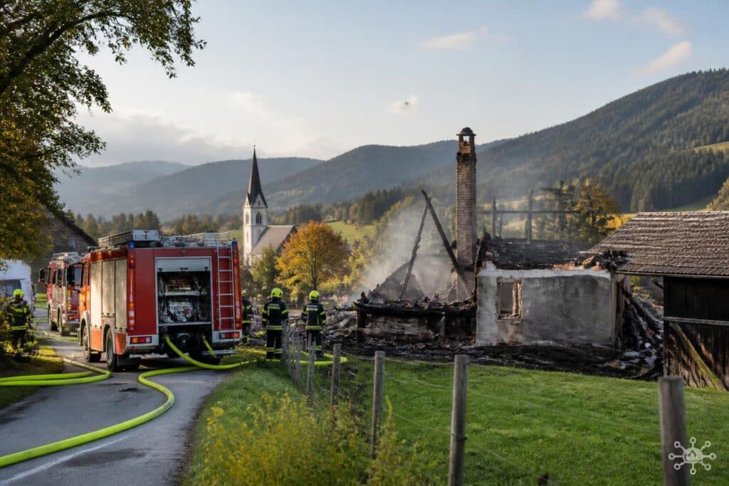 In Kärnten stand ein Bauernhaus in Flammen: Nachbarn holten Hilfe
