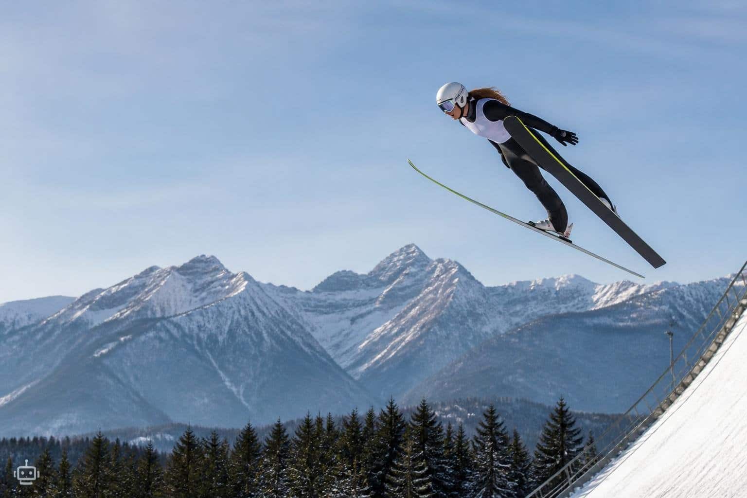 Hannah Wiegele holt Gold im Skispringen