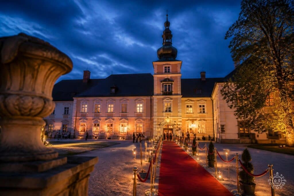 Unvergessliche Matura-Ballnacht im Schloss Porcia